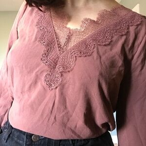 Mauve Lace Trim Express Top